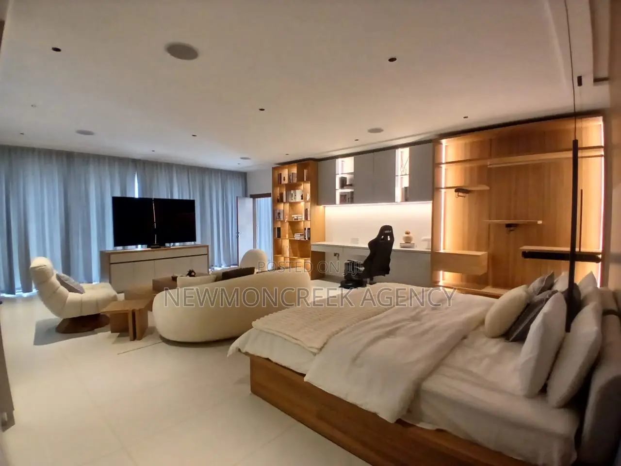 Furnished 5bdrm Duplex in With Pool East Legon, Accra Metropolitan