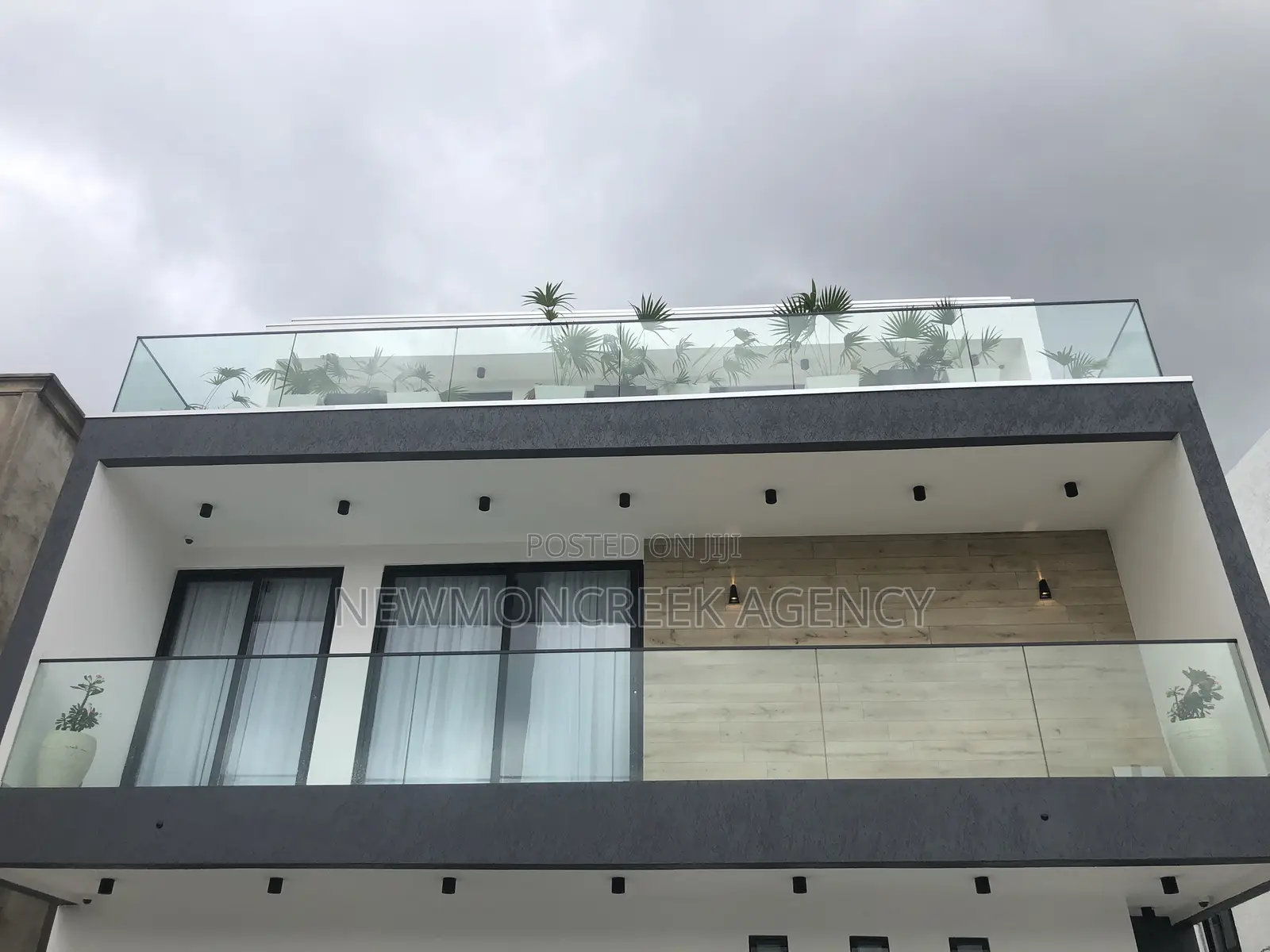 Furnished 5bdrm Duplex in With Pool East Legon, Accra Metropolitan