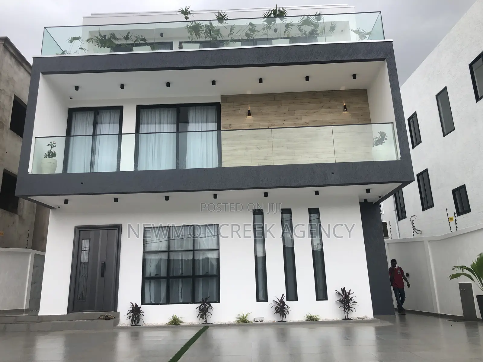 Furnished 5bdrm Duplex in With Pool East Legon, Accra Metropolitan