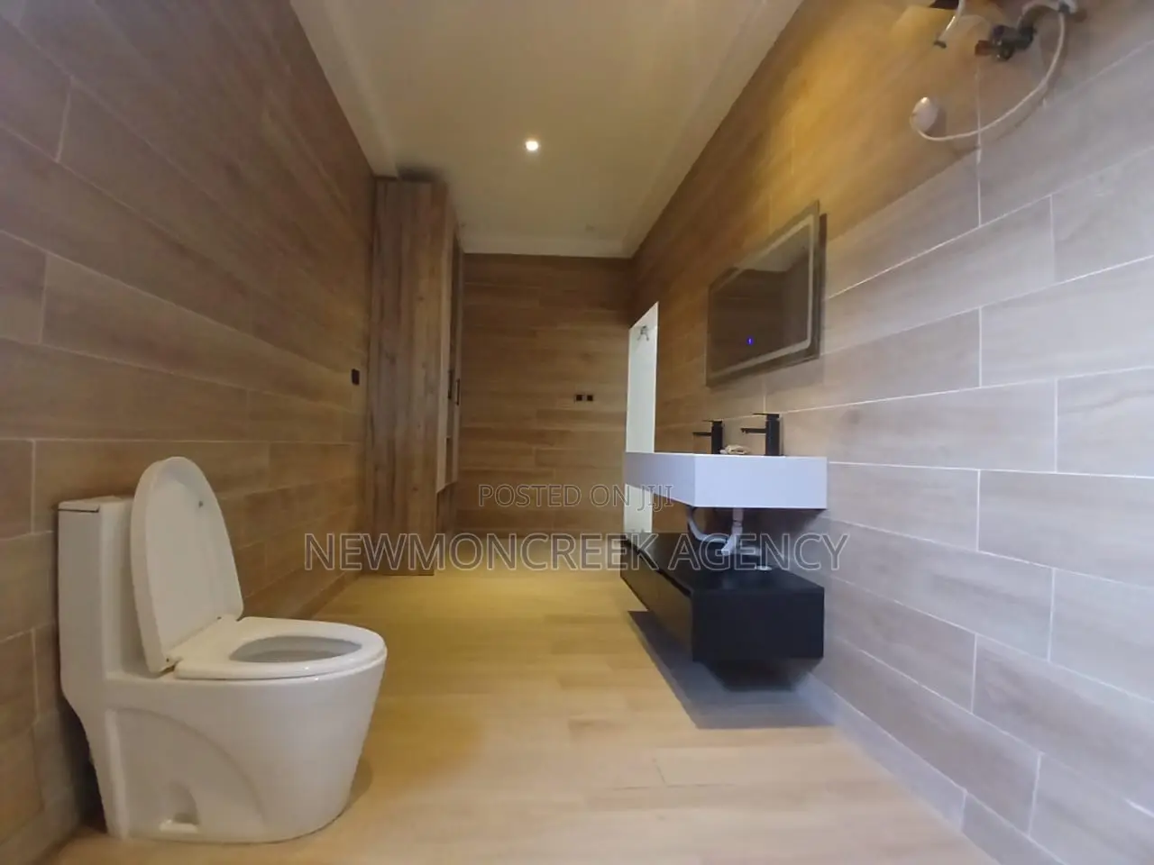 4bdrm Duplex in East Legon Hills, Accra Metropolitan for sale