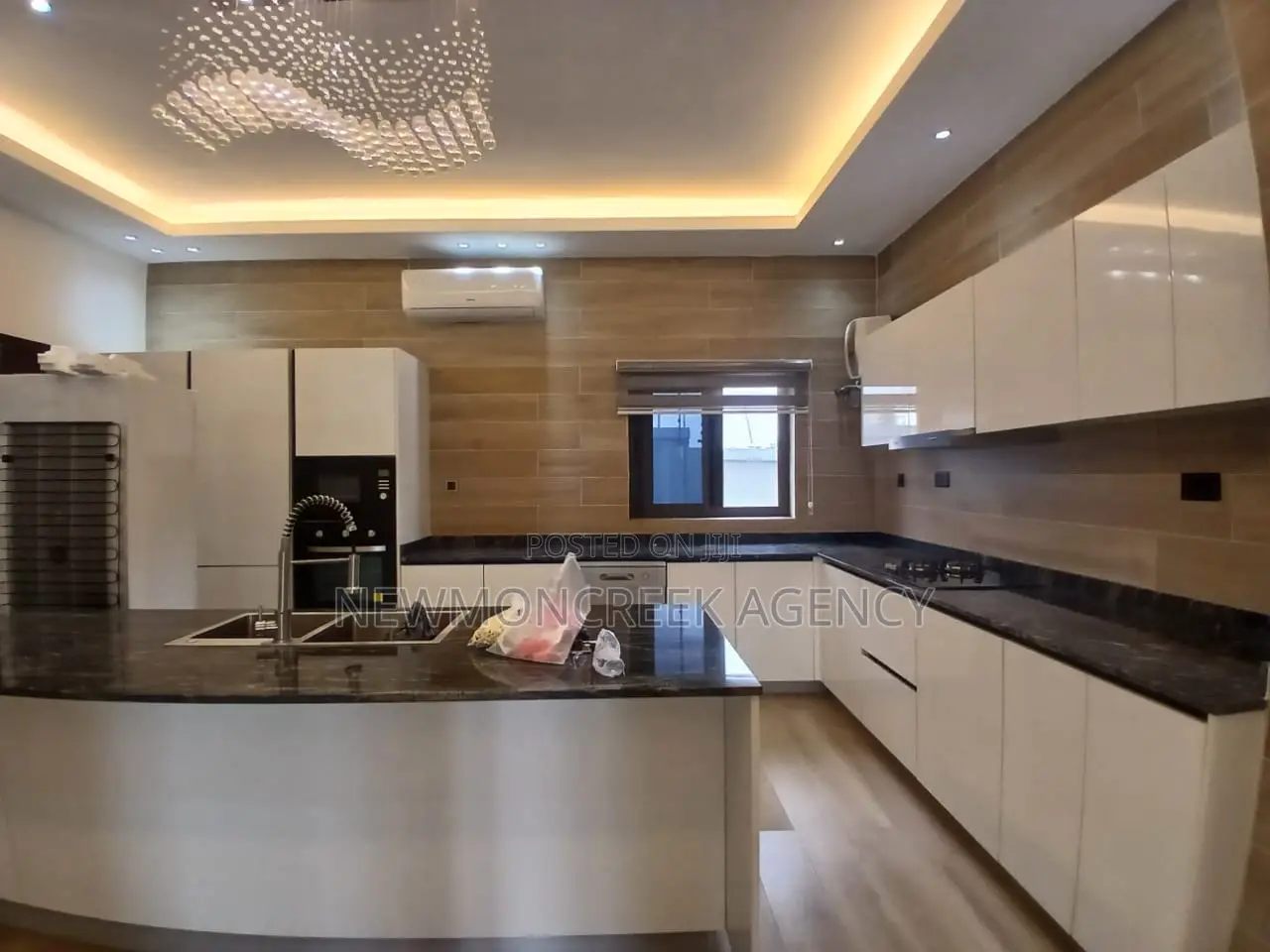 4bdrm Duplex in East Legon Hills, Accra Metropolitan for sale