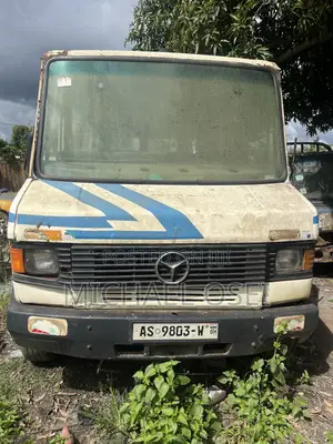 Mercedes-Benz T2 1997 White