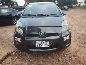 Toyota Vitz 2010 Gray