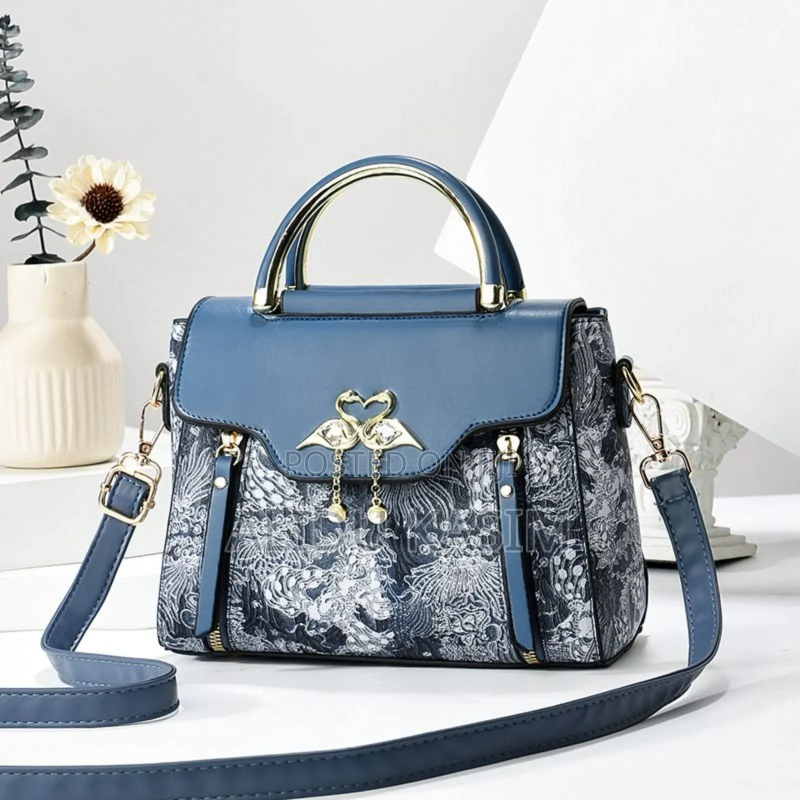 Luxurious Women Hand Bag