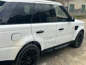 Land Rover Range Rover Sport HSE 4x4 (4.4L 8cyl 6A) 2009 White