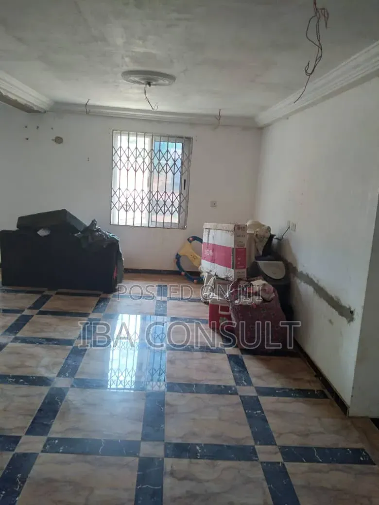 9bdrm House in Mayera, Pokuase for sale