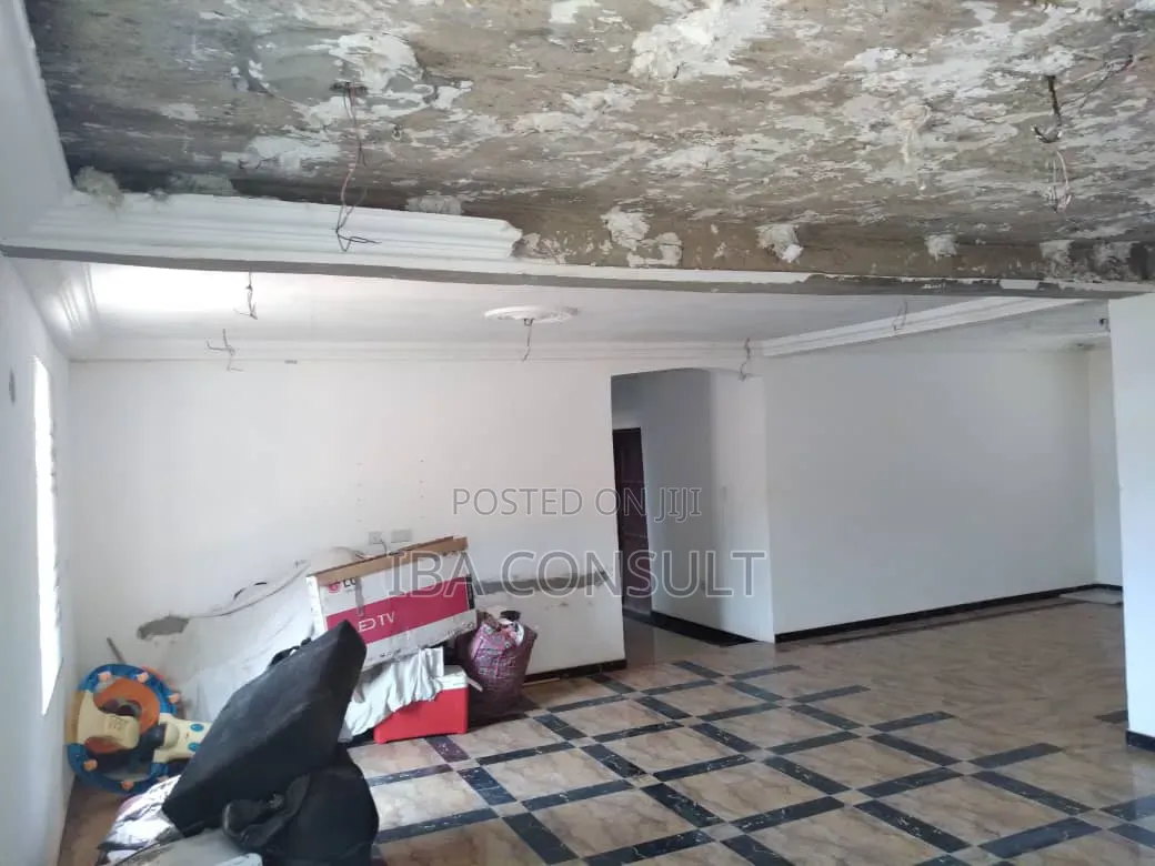 9bdrm House in Mayera, Pokuase for sale