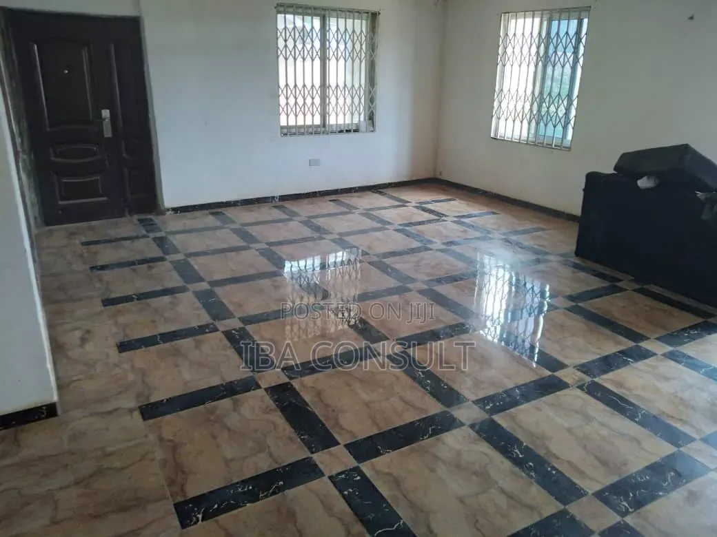 9bdrm House in Mayera, Pokuase for sale