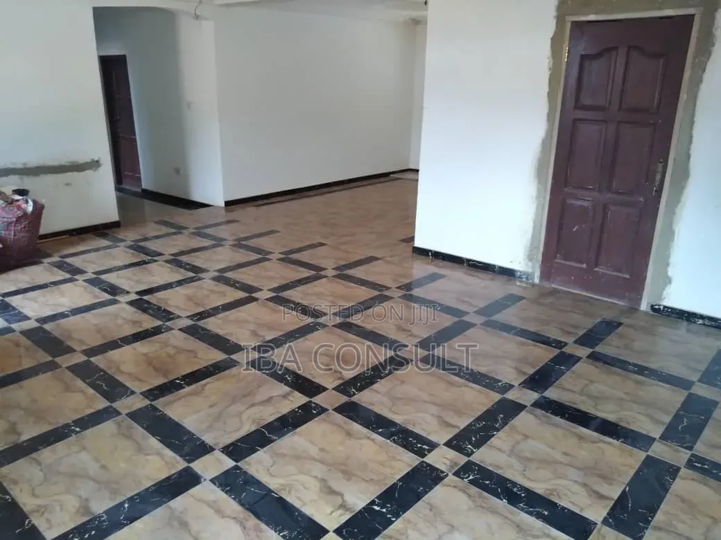 9bdrm House in Mayera, Pokuase for sale
