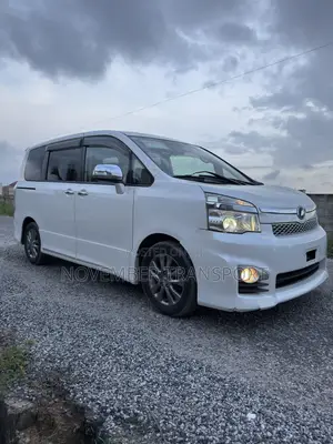 Toyota Voxy 2013 White