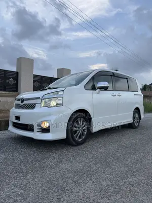 Toyota Voxy 2013 White