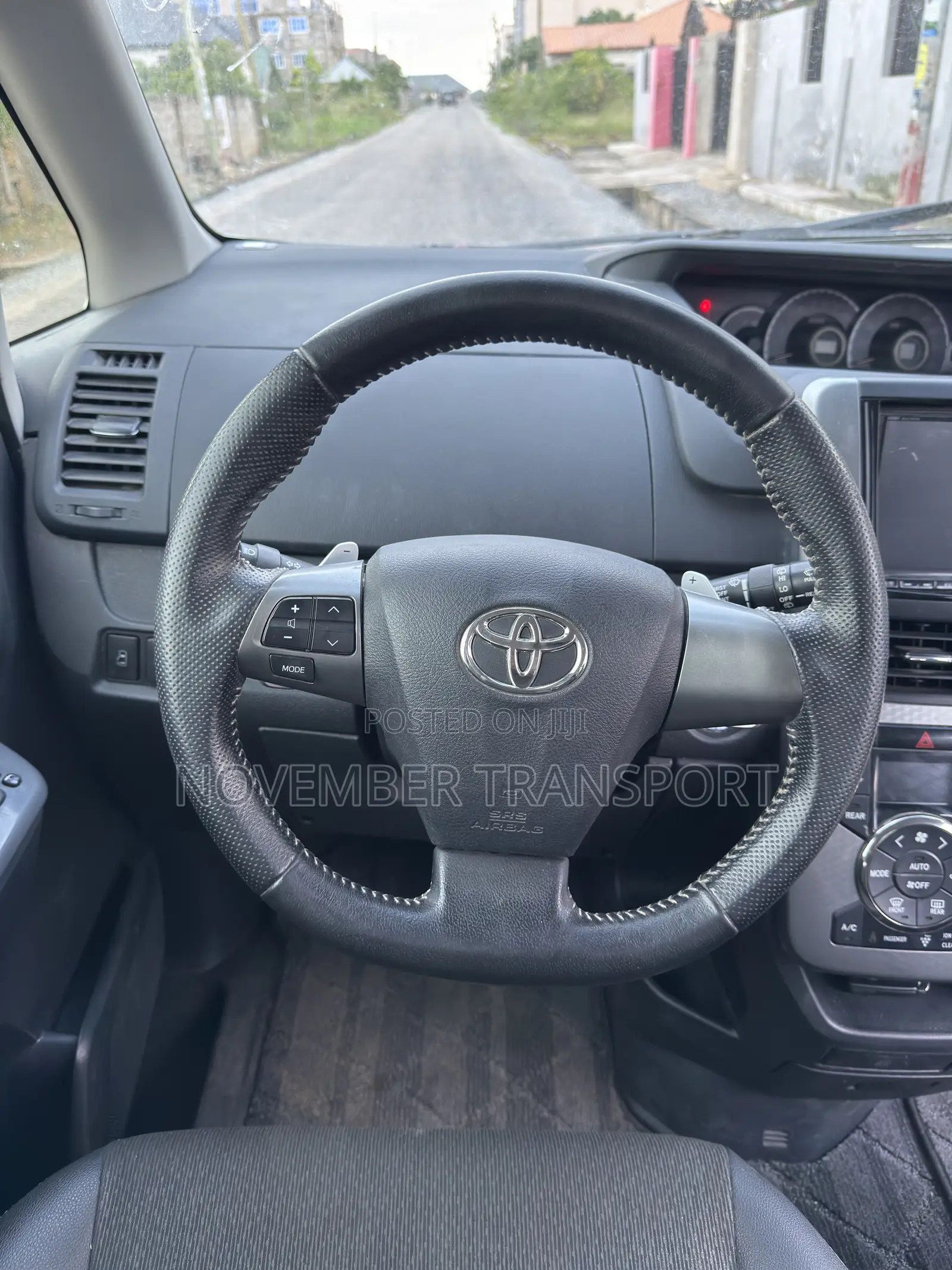 Toyota Voxy 2013 White