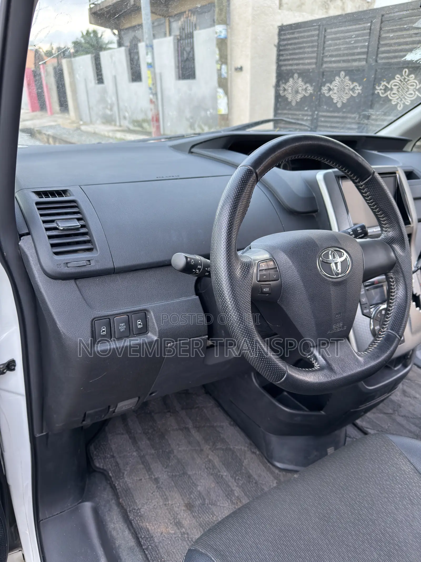Toyota Voxy 2013 White