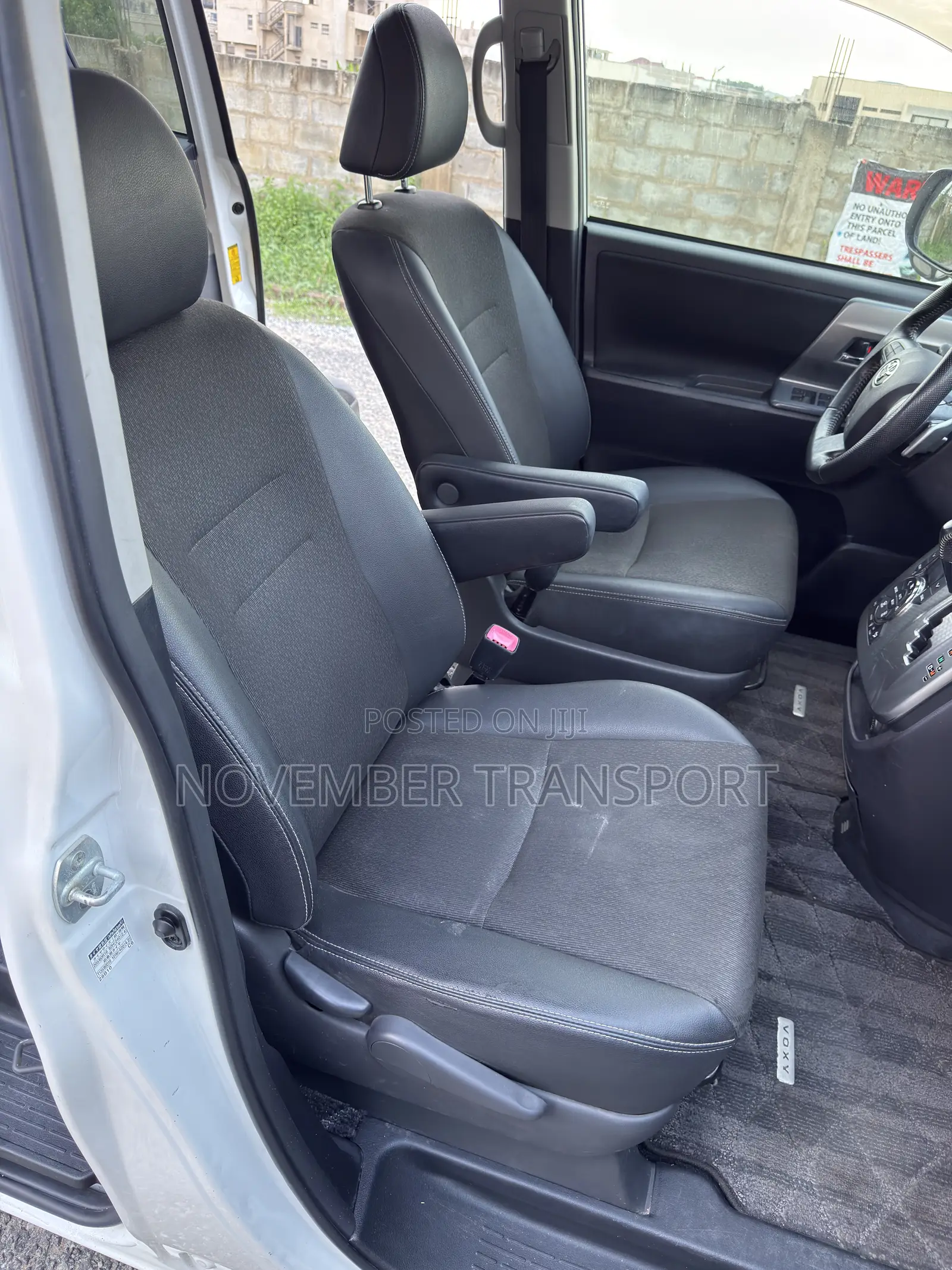 Toyota Voxy 2013 White