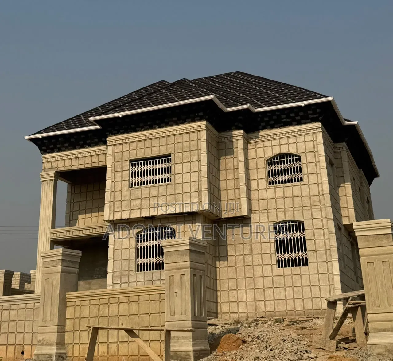 5bdrm House in New Aduapong, Kumasi Metropolitan for sale