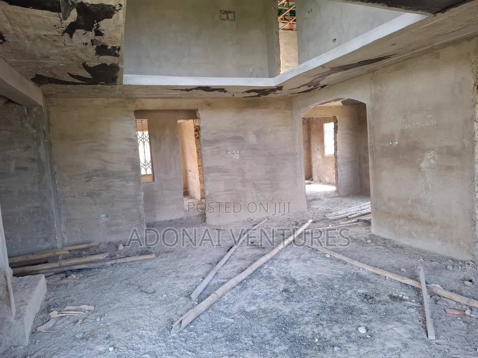 5bdrm House in New Aduapong, Kumasi Metropolitan for sale