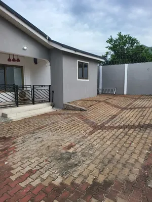 4bdrm House in Tantra Hills Accra., Ola Achool Area for rent