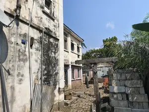 6bdrm House in Osu, Accra Metropolitan for sale