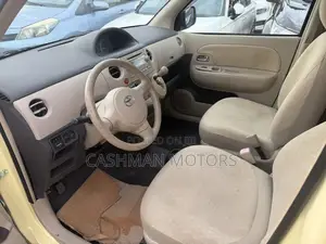 Toyota Sienta 1.5 AWD 2010 Yellow