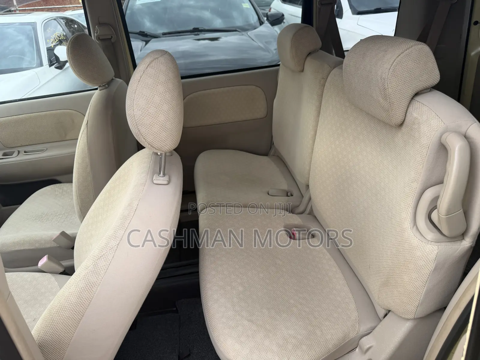 Toyota Sienta 1.5 AWD 2010 Yellow