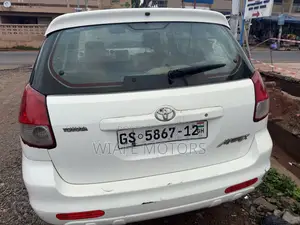 Toyota Matrix Hatchback FWD (1.8L 4cyl 5M) 2005 Black