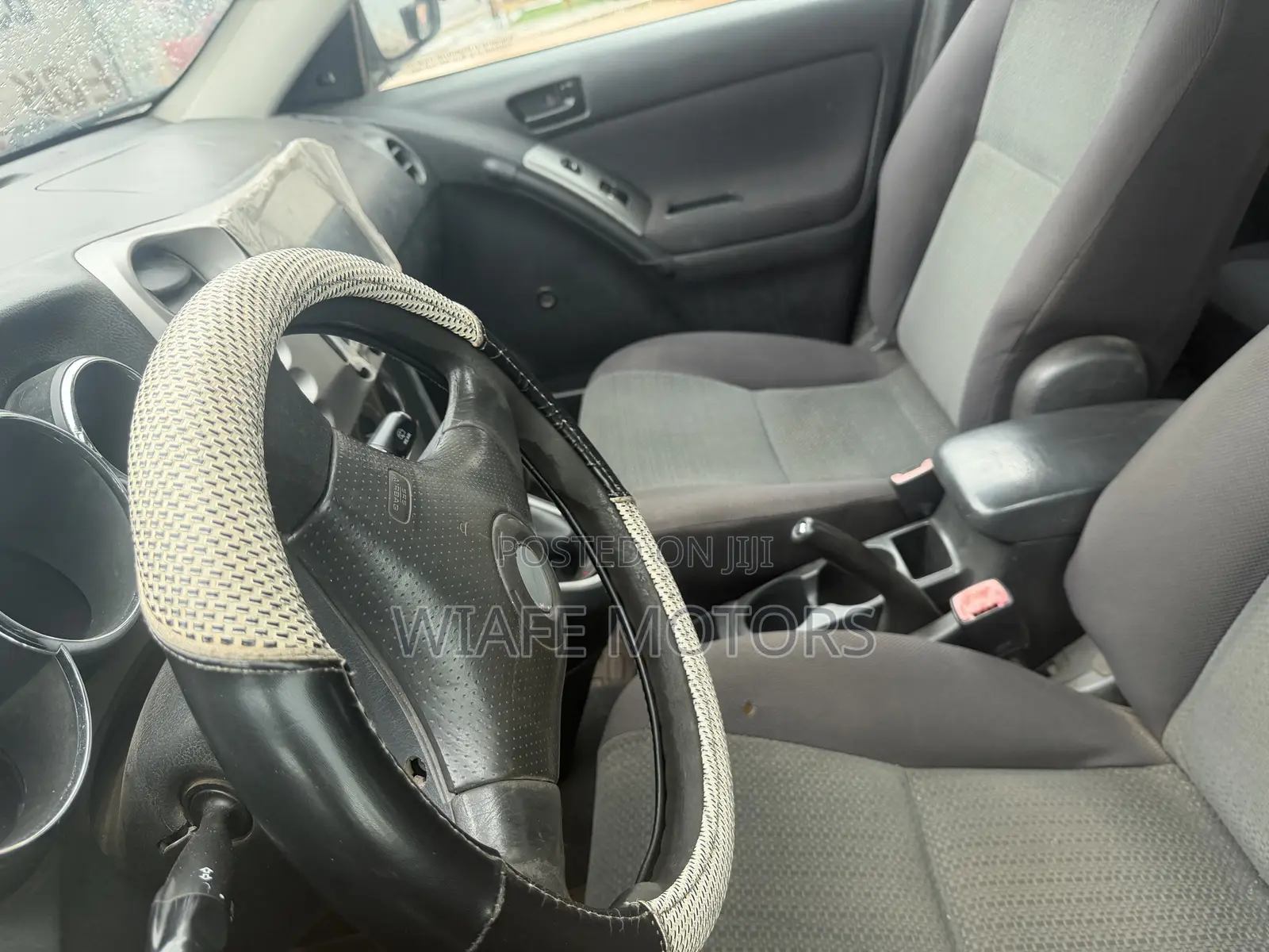 Toyota Matrix Hatchback FWD (1.8L 4cyl 5M) 2005 Black
