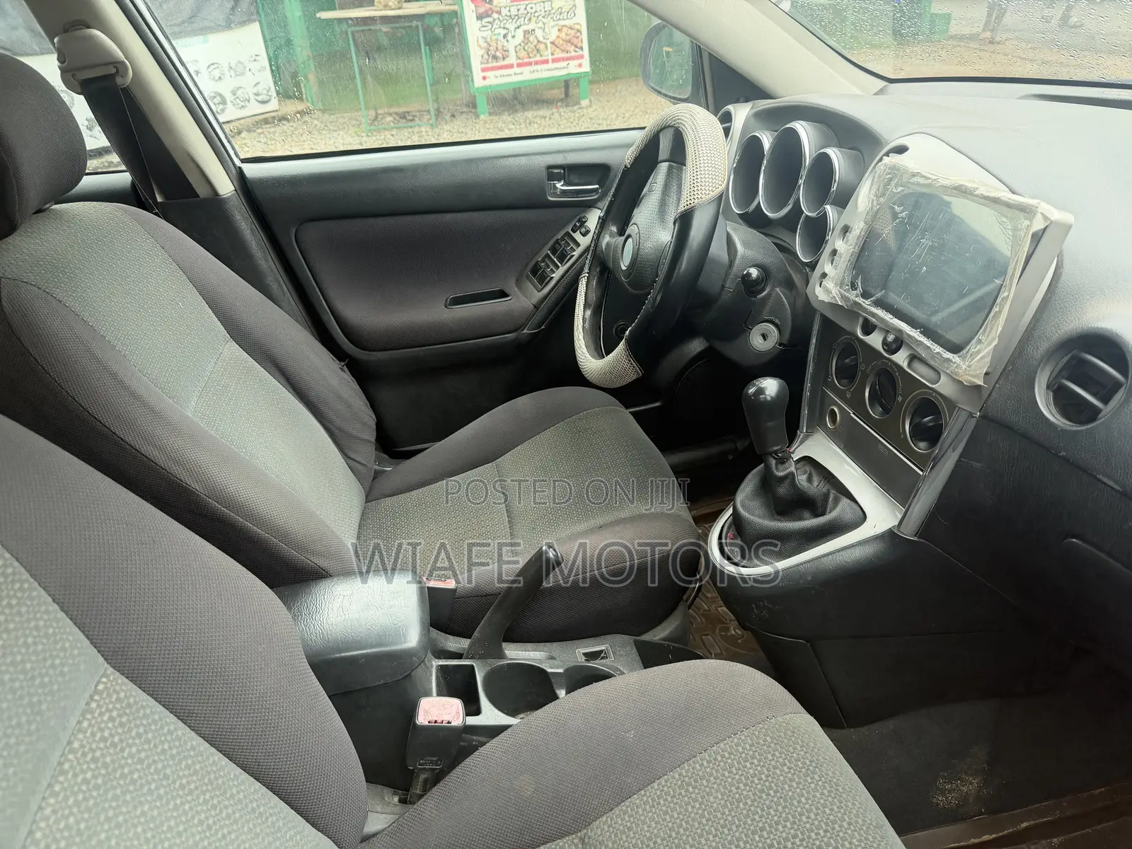 Toyota Matrix Hatchback FWD (1.8L 4cyl 5M) 2005 Black
