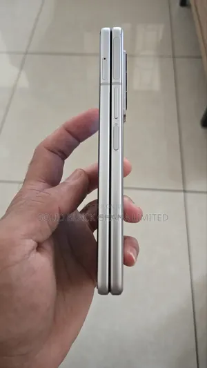 Samsung Galaxy Z Fold 3 256 GB Silver
