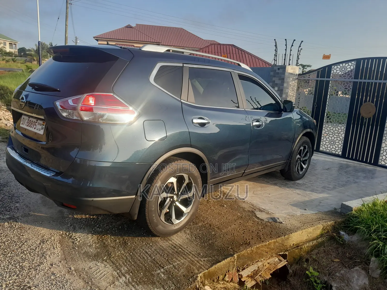 Nissan Rogue SV AWD 2016 Blue