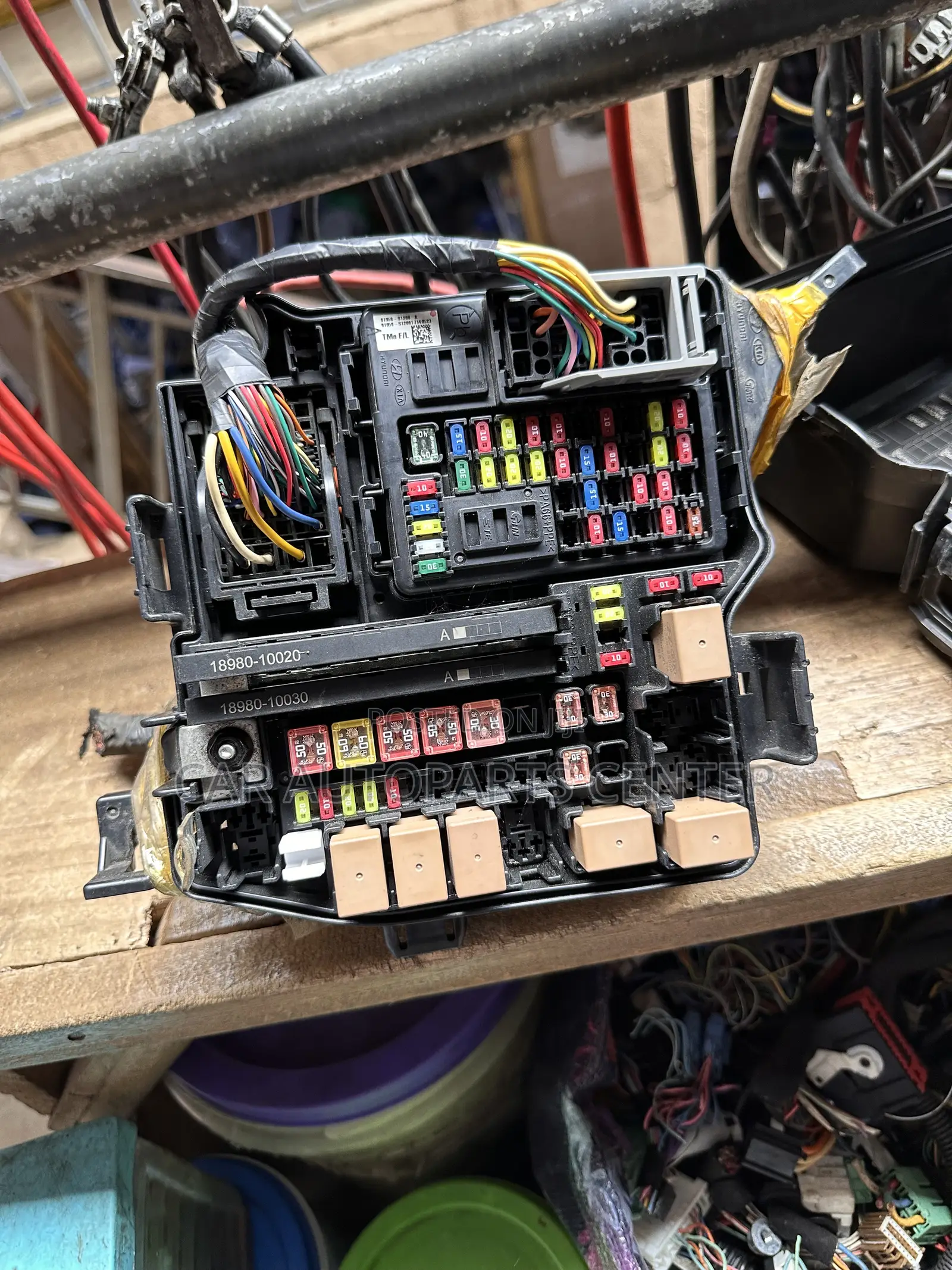 Hyundai Santa Fe 2021-23 Engine Fusebox