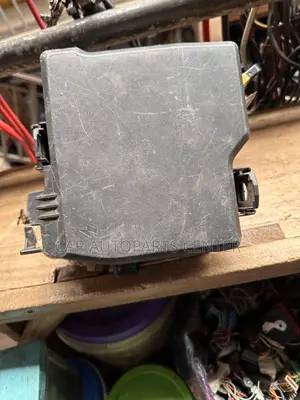 Hyundai Santa Fe 2021-23 Engine Fusebox