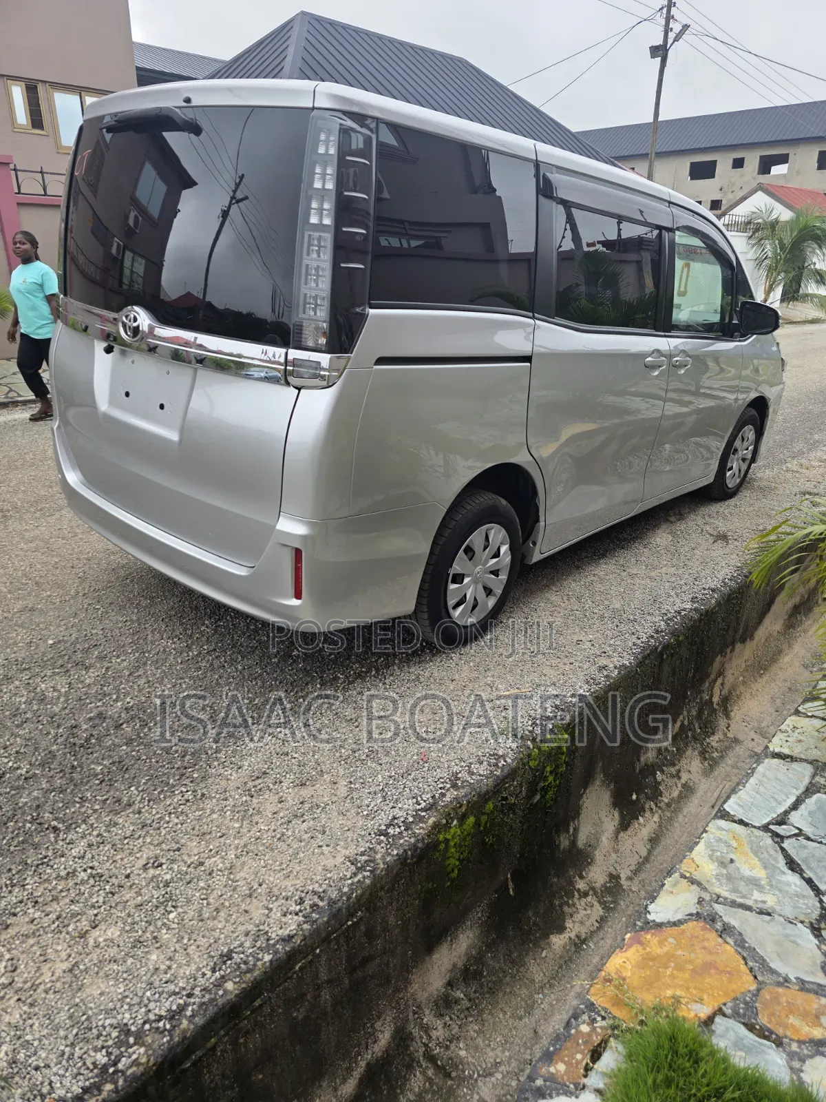 Toyota Voxy 2016 Silver