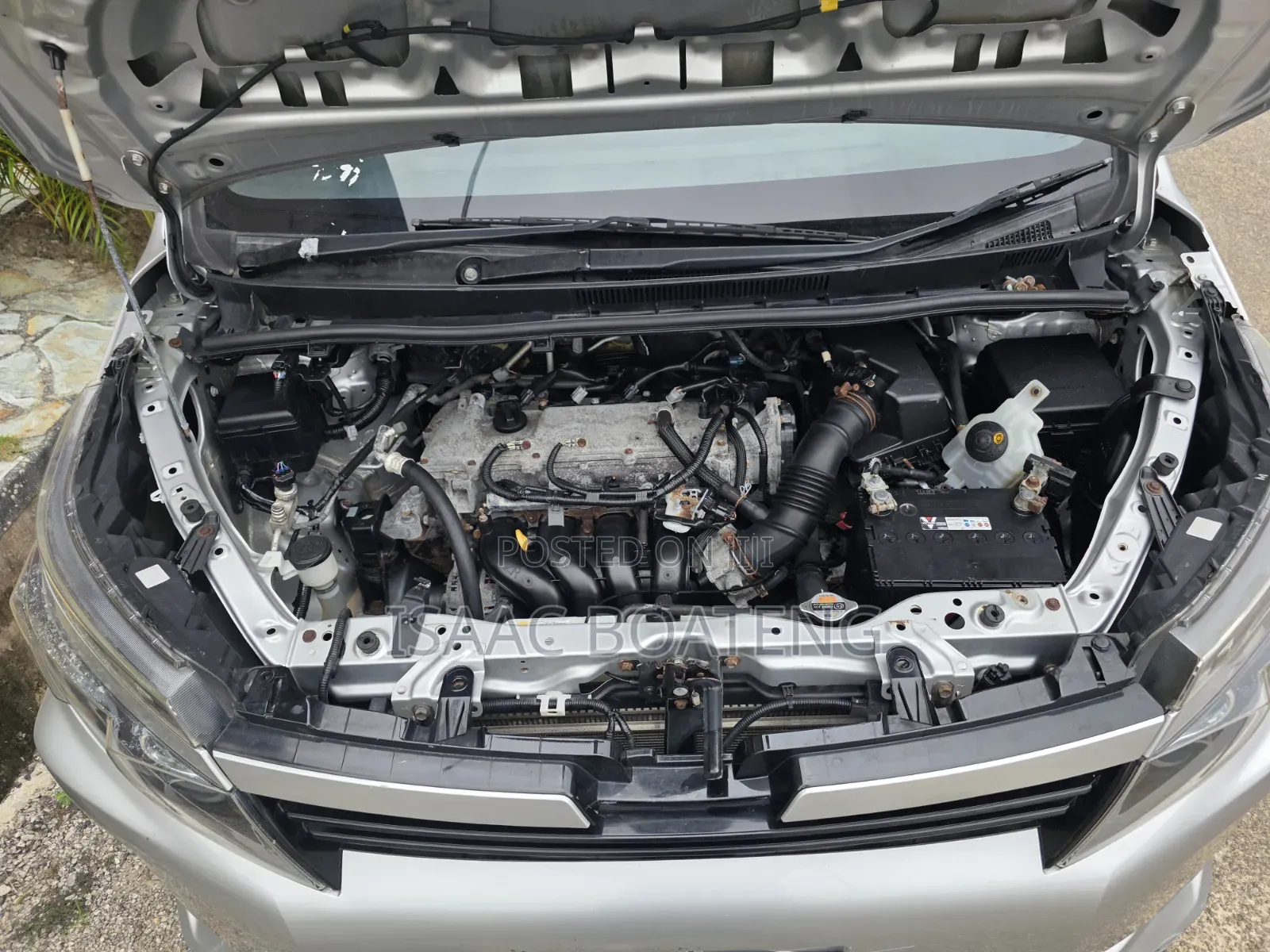 Toyota Voxy 2016 Silver