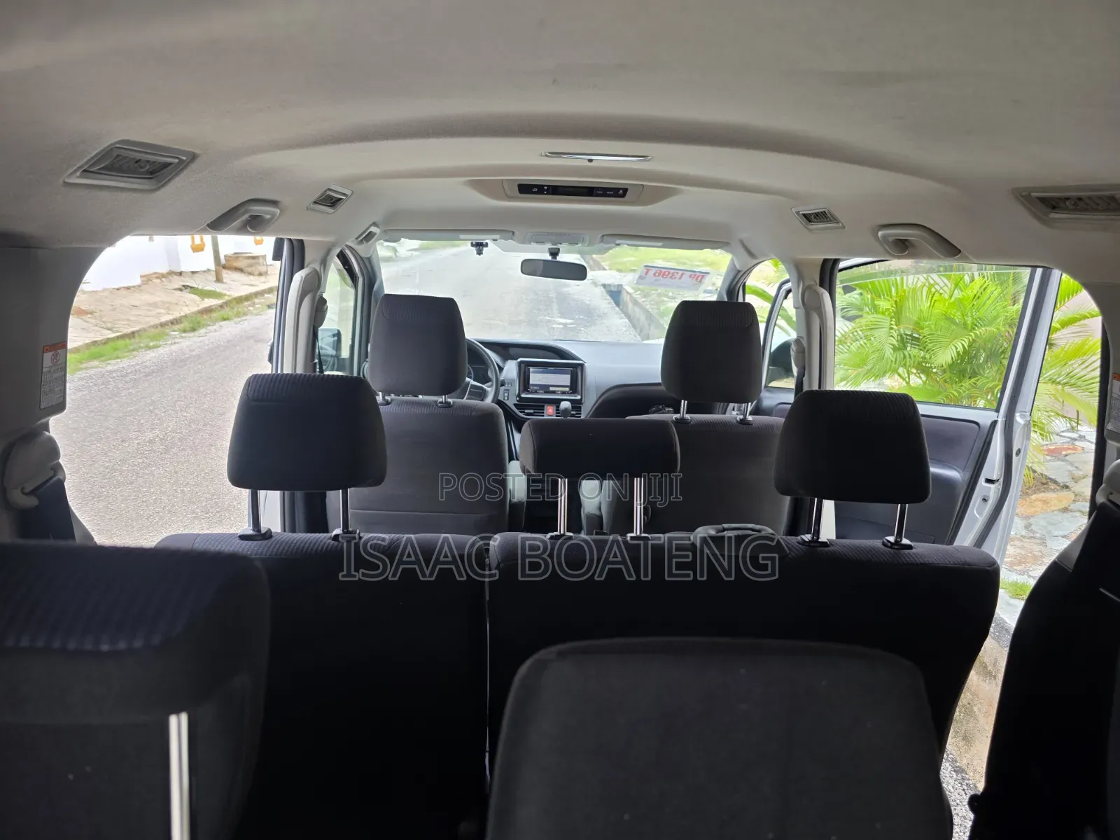 Toyota Voxy 2016 Silver
