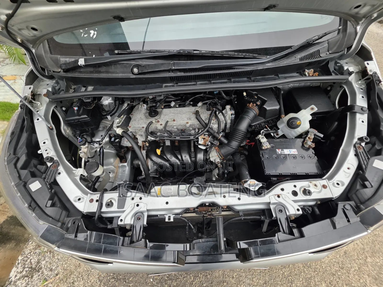 Toyota Voxy 2016 Silver