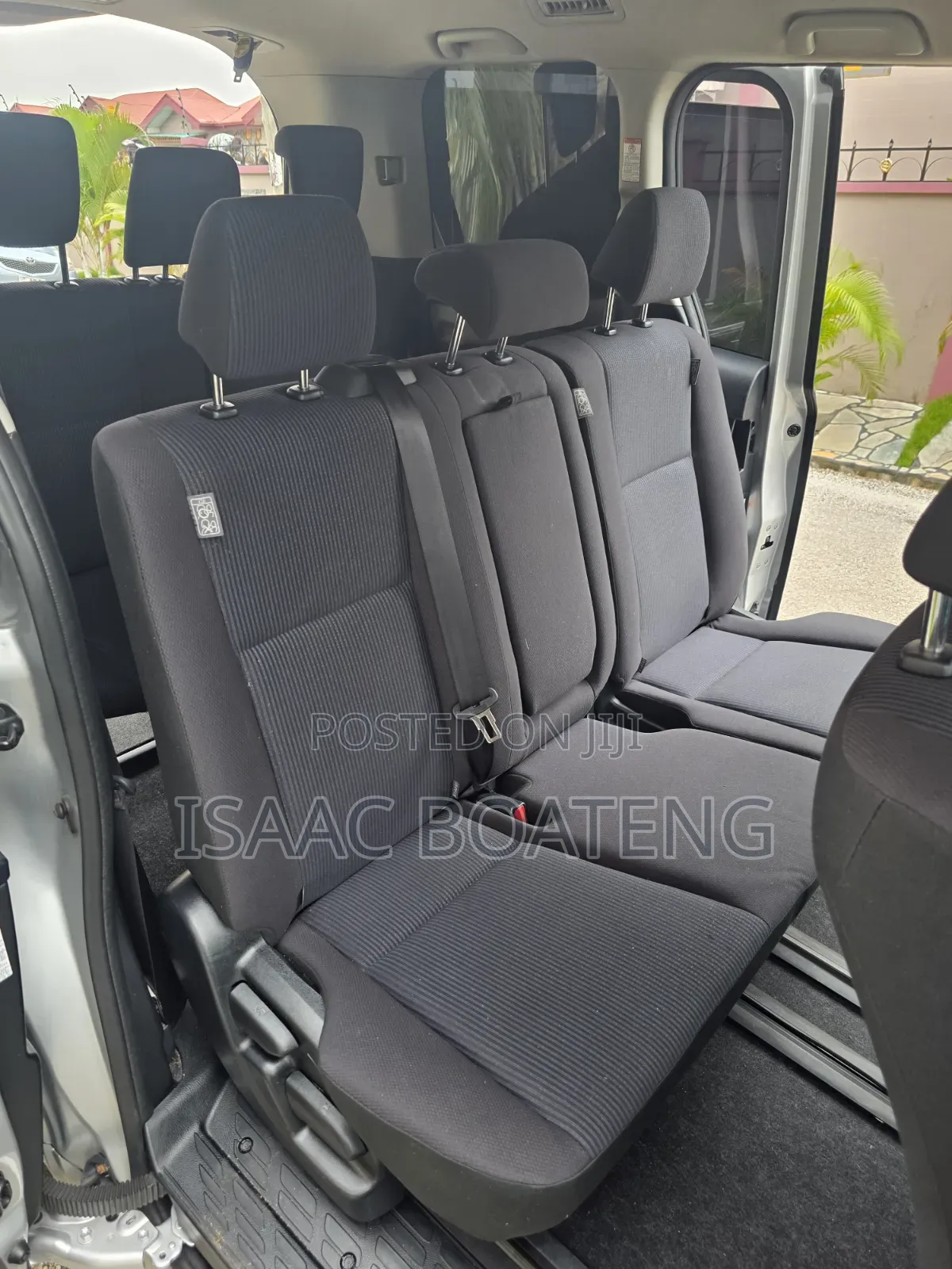 Toyota Voxy 2016 Silver