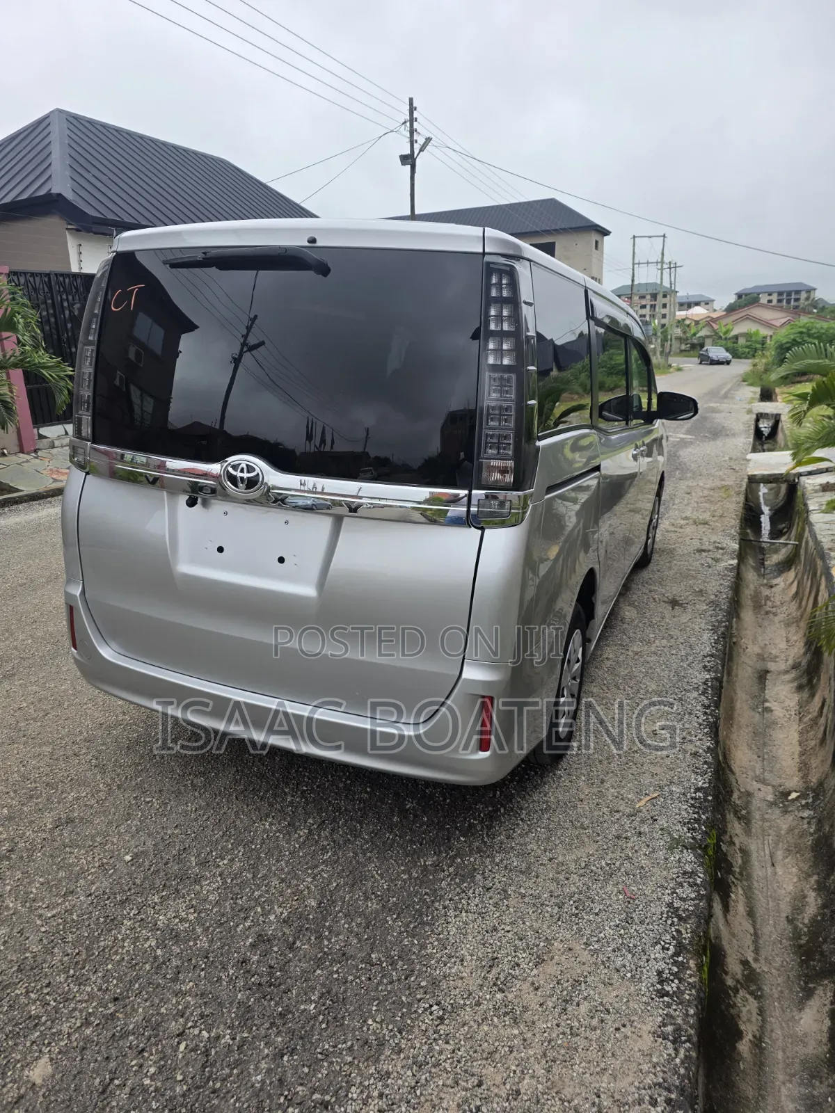 Toyota Voxy 2016 Silver