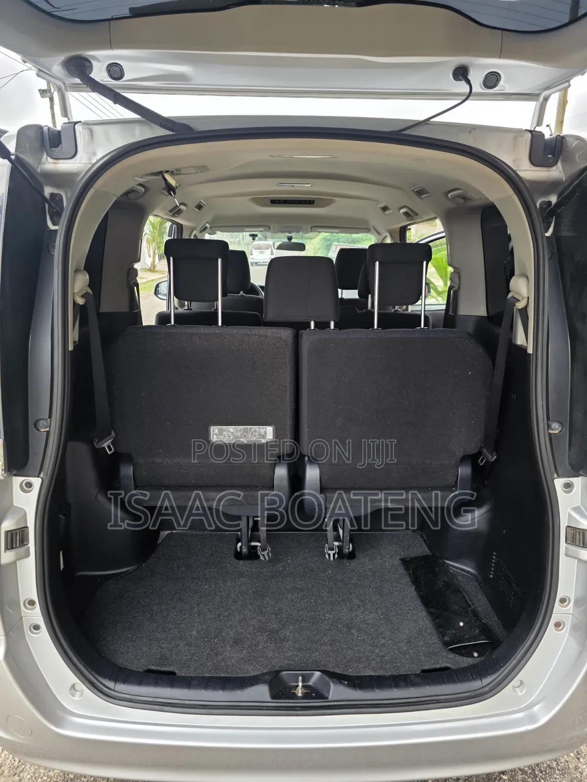 Toyota Voxy 2016 Silver