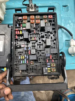 Chevrolet Tahoe/Suburban Engine Fusebox