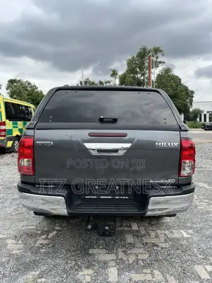 Toyota Hilux Revo Double Cab Deisel 2.8 AWD 2018 Silver