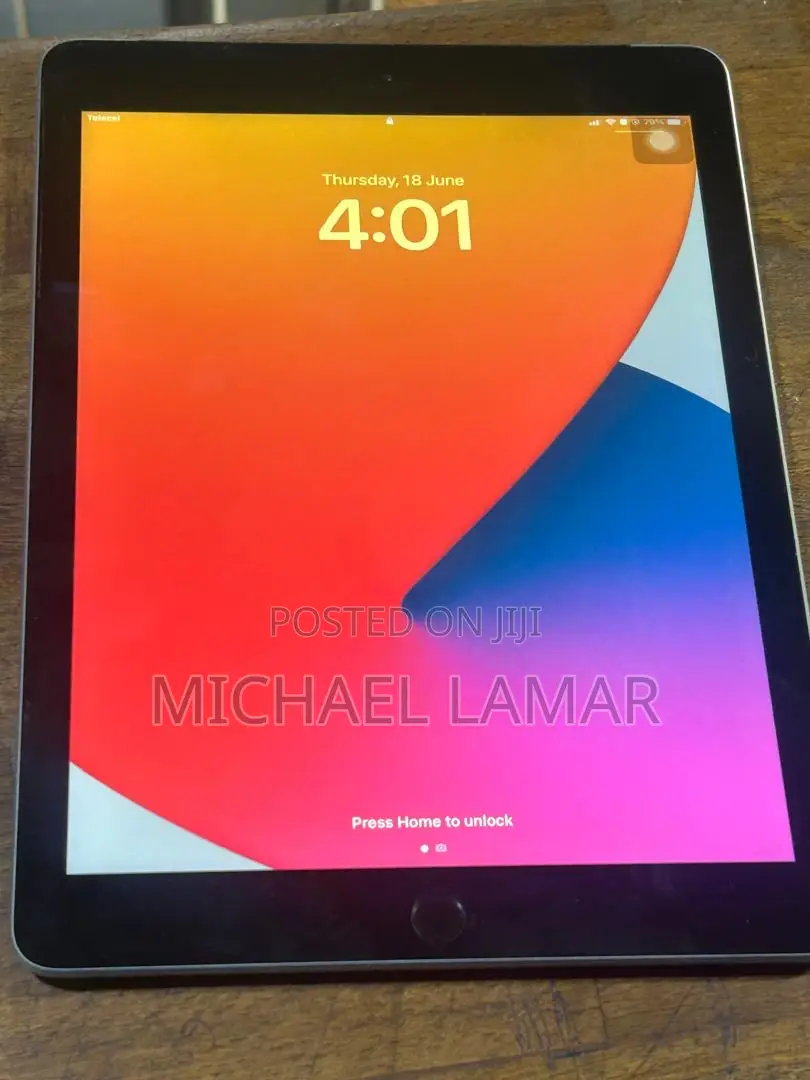 Apple iPad 9.7 128 GB Gray