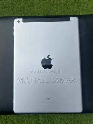 Apple iPad 9.7 128 GB Gray