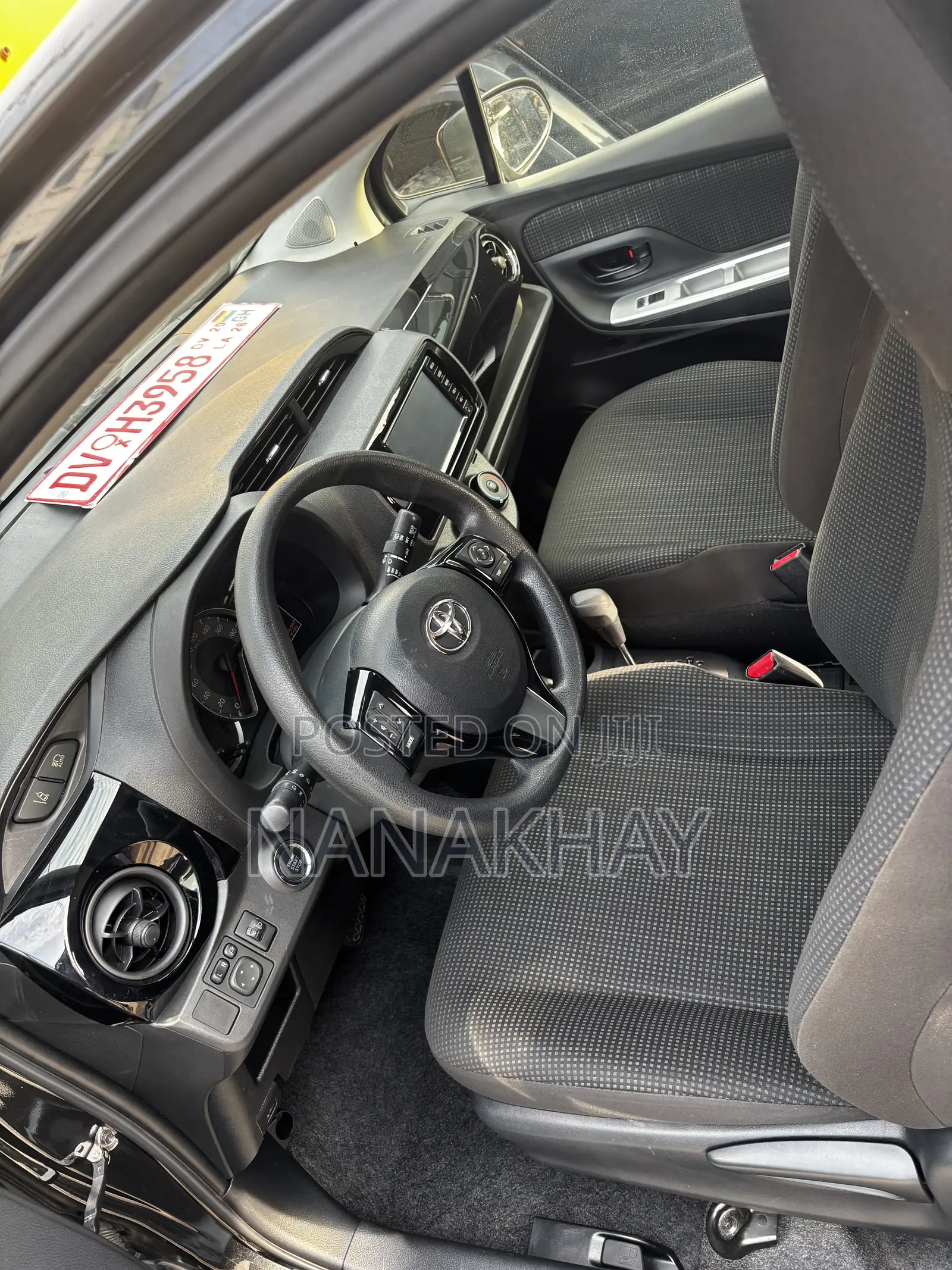 Toyota Vitz 1.3 AWD 3dr 2017 Black