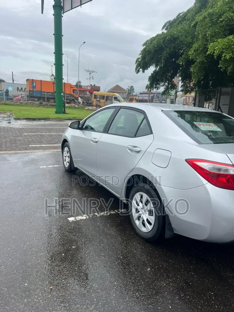 Toyota Corolla 2015 Silver