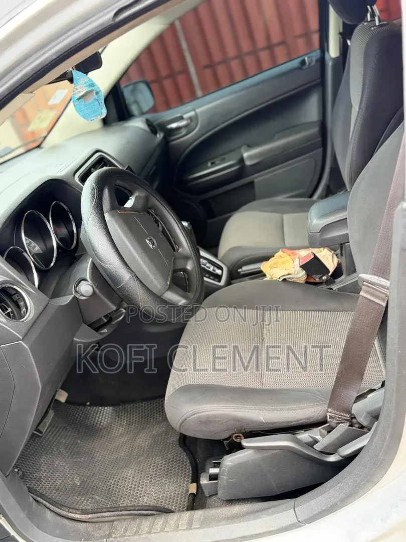 Dodge Caliber 2010 Silver