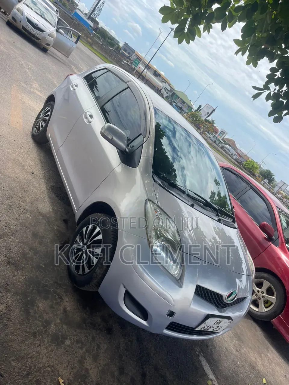 Toyota Vitz 2010 Silver
