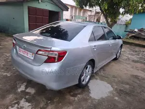 Toyota Camry SE 4dr Sedan (2.5L 4cyl 6A) 2014 Silver