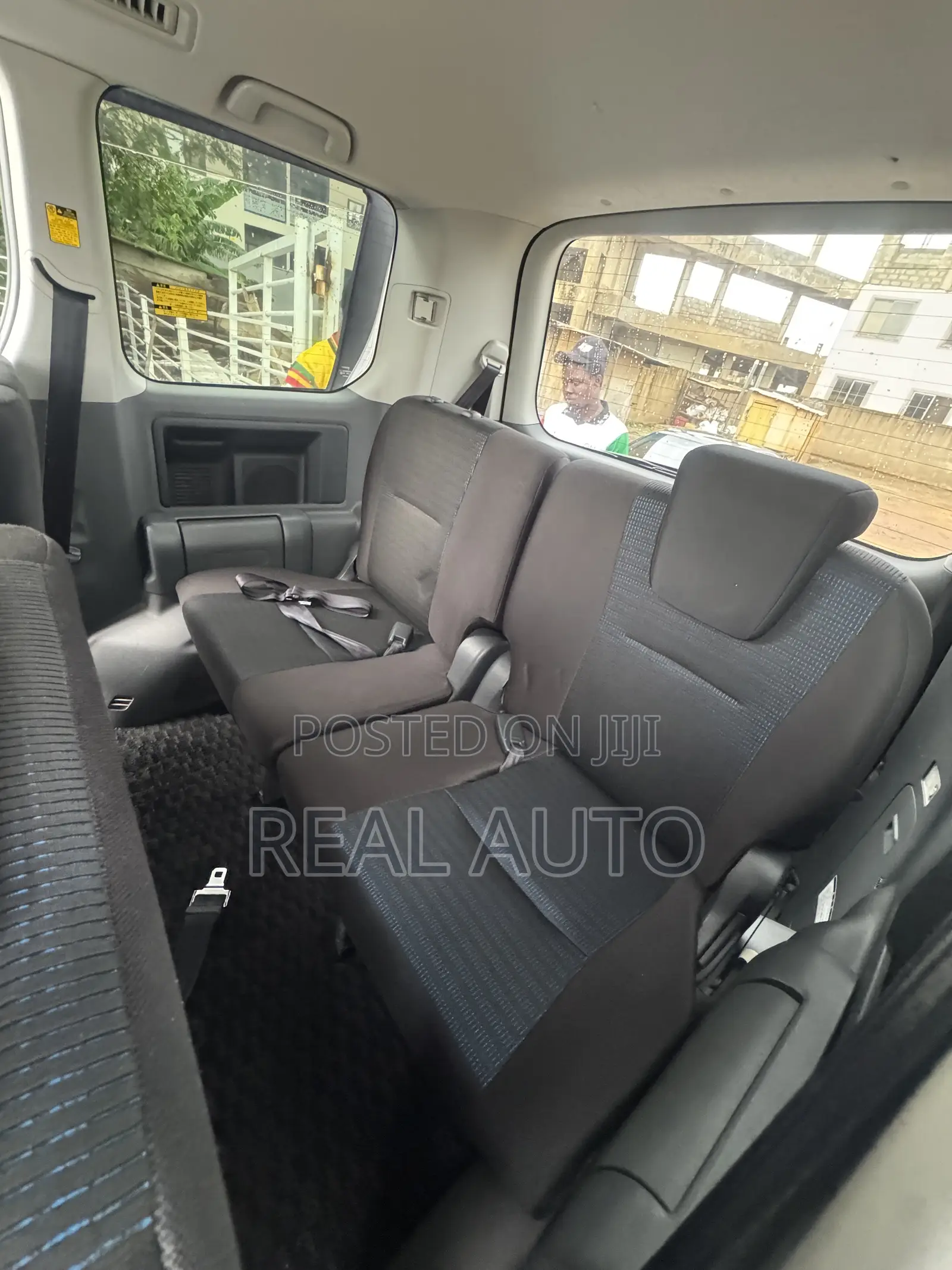 Toyota Voxy SV Premium 2014 Silver