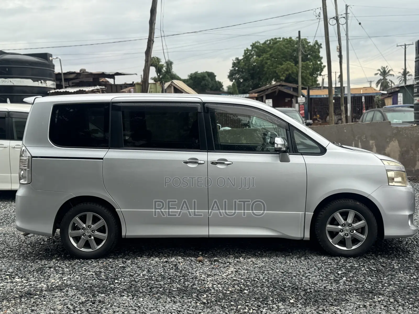 Toyota Voxy SV Premium 2014 Silver
