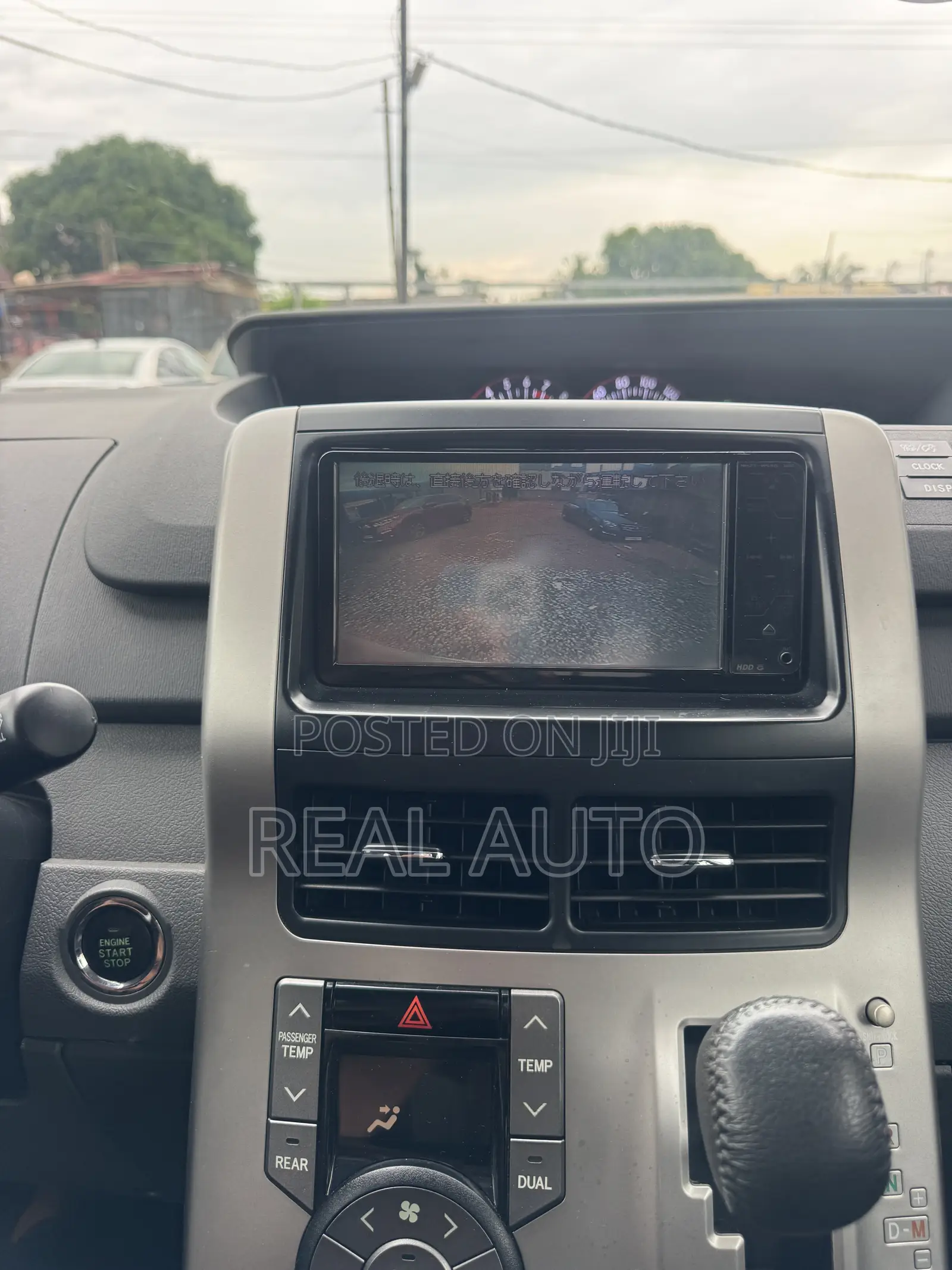 Toyota Voxy SV Premium 2014 Silver